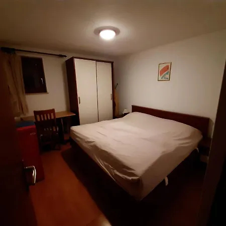 Appartamento Cosy In Klenovica With Garden Novi Vinodolski